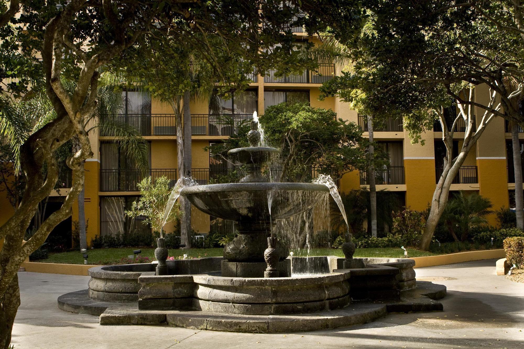 Courtyard By Marriott Bradenton Sarasota/Riverfront Екстер'єр фото
