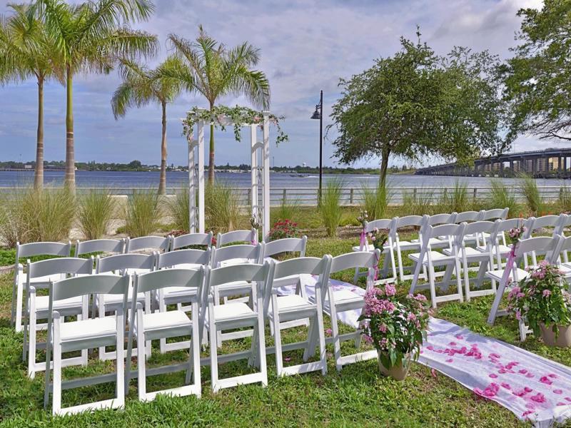 Courtyard By Marriott Bradenton Sarasota/Riverfront Екстер'єр фото